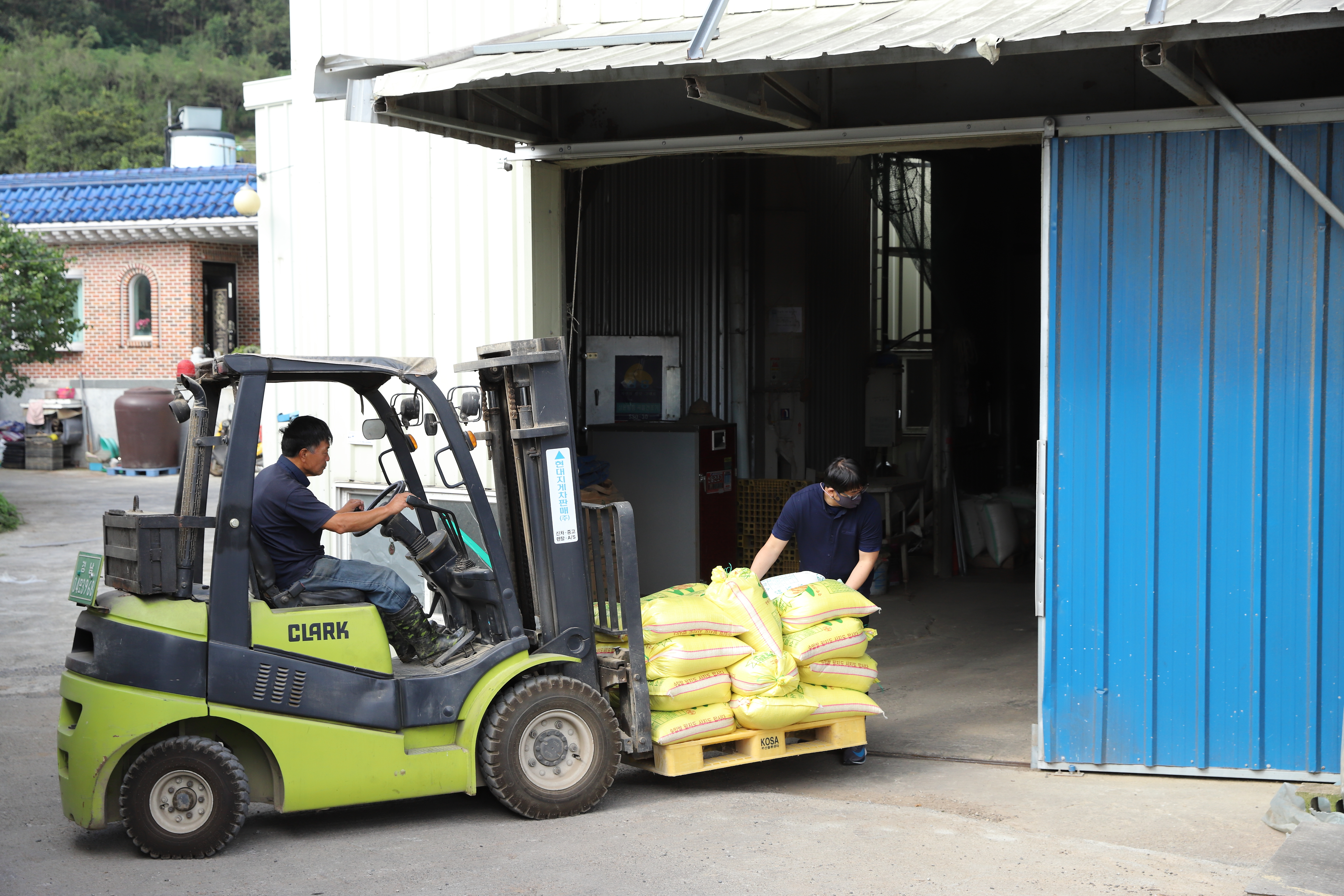 Organic Rice Storage for Better Baby Rice Snack Quality